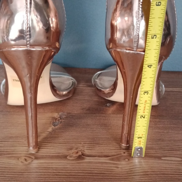 Sandals - Picture 3 of 8